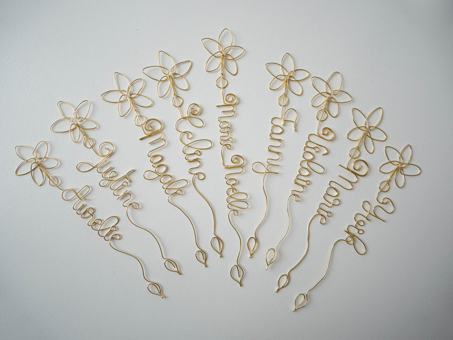 Marque page prénom personnalisé en fil de fer, Prénom ou mot avec fleur, Accessoire de livre unique, Cadeau personnalisable, Handmade