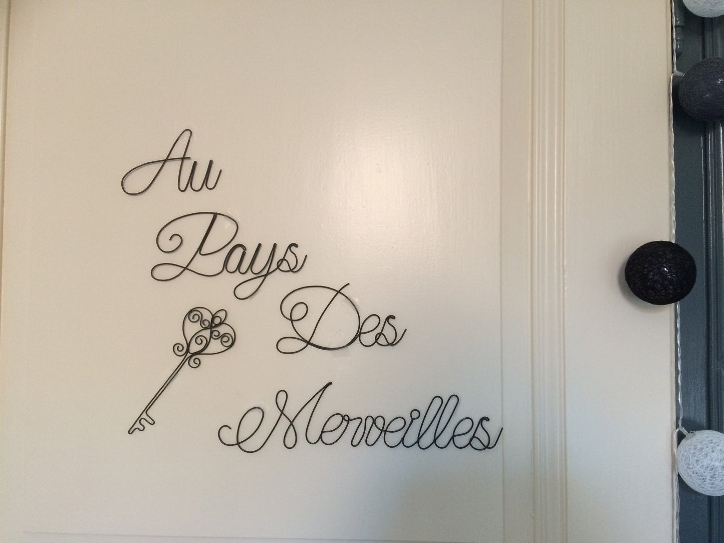 Satz aus echtem geglühtem Eisendraht, Im Wunderland, Alice, magisches Universum, Wanddekoration für Kinderzimmer, Türschild