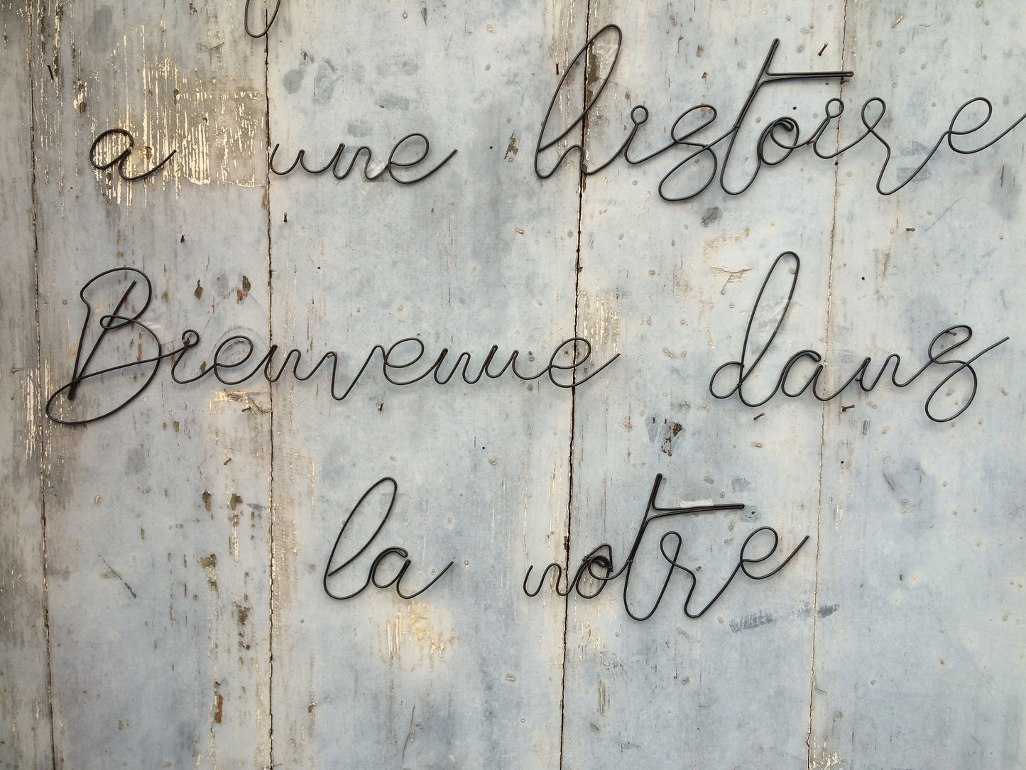 Familienzitat aus Draht, Glücksbotschaft, Satz aus Draht, Zitat aus Draht, jede Familie hat eine Geschichte, Wanddekoration