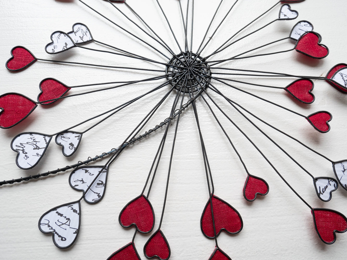 Fleur, rose, pissenlit en fil de fer recuit, décoration murale, métal et tissu, cadeau décoration d'intérieur avec coeur, rouge, nature