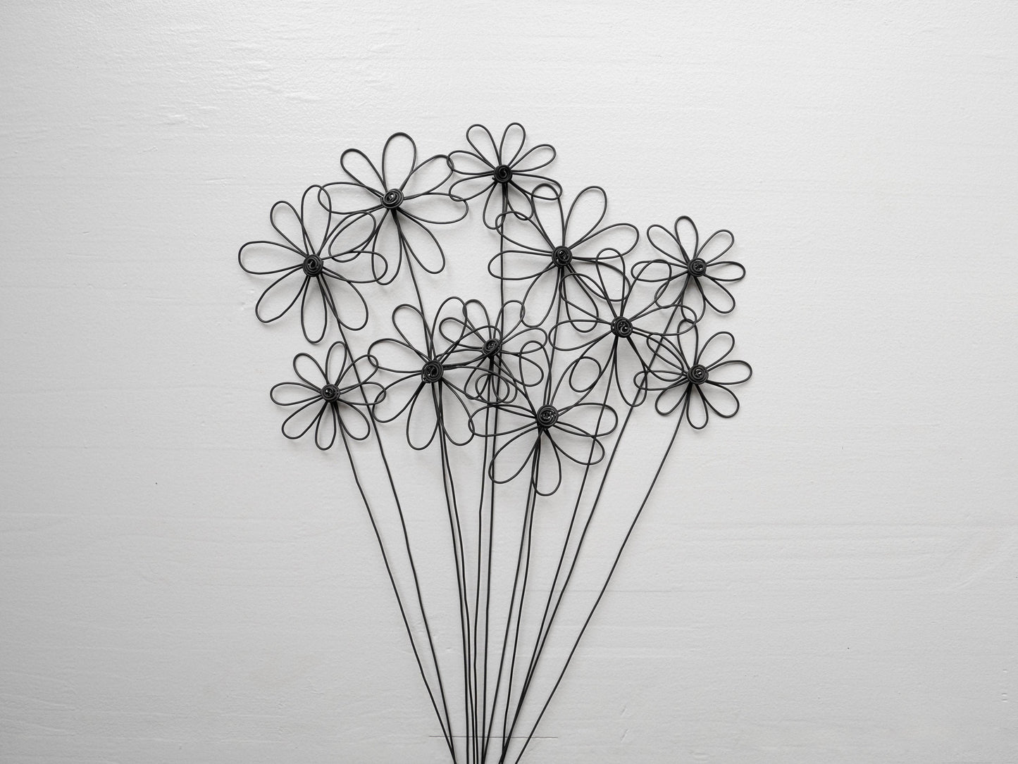 Bouquet de 11 fleurs en fil de fer recuit marguerite, décoration fleurs séchées, vase floral , déco bohème nature, capucine, pâquerette