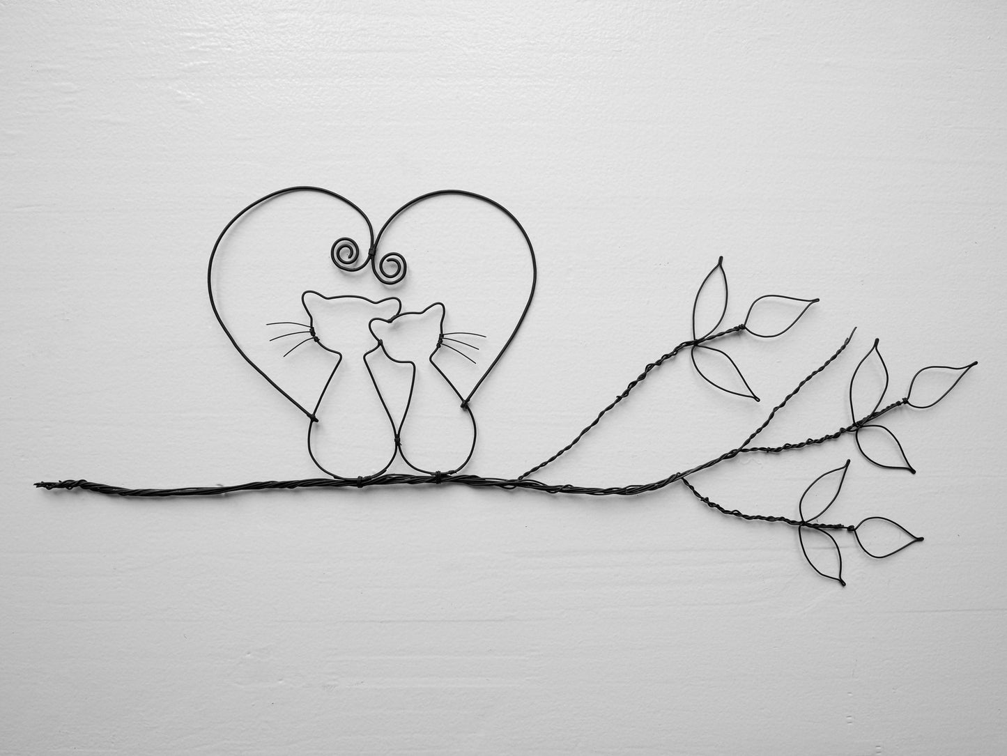 Chat en fil de fer recuit sur branche, couple de chat amoureux, décoration murale métal, déco nature, citation fil de fer, déco nature