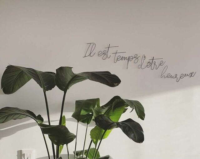 Wire phrase, annealed wire quote, wire word, wall decoration, happiness, it's time to be happy, sculpture