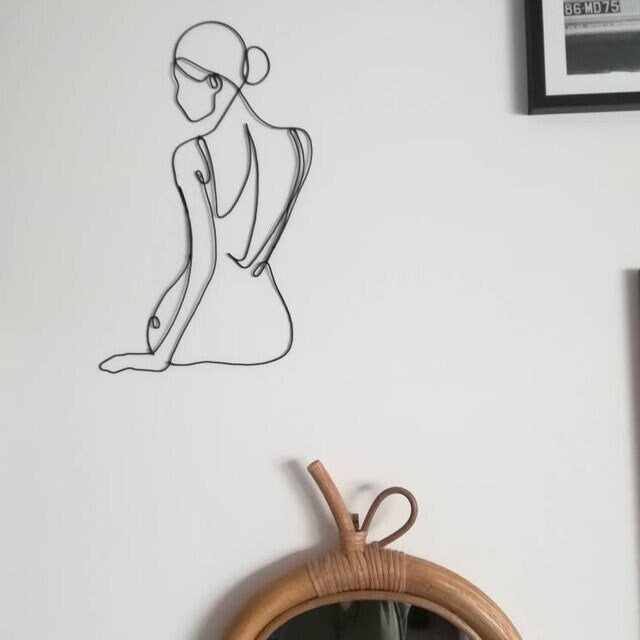 Féminin en fil de fer recuit, silhouette de femme, décoration murale métal, déco portait en fil de fer, déco artistique, women art