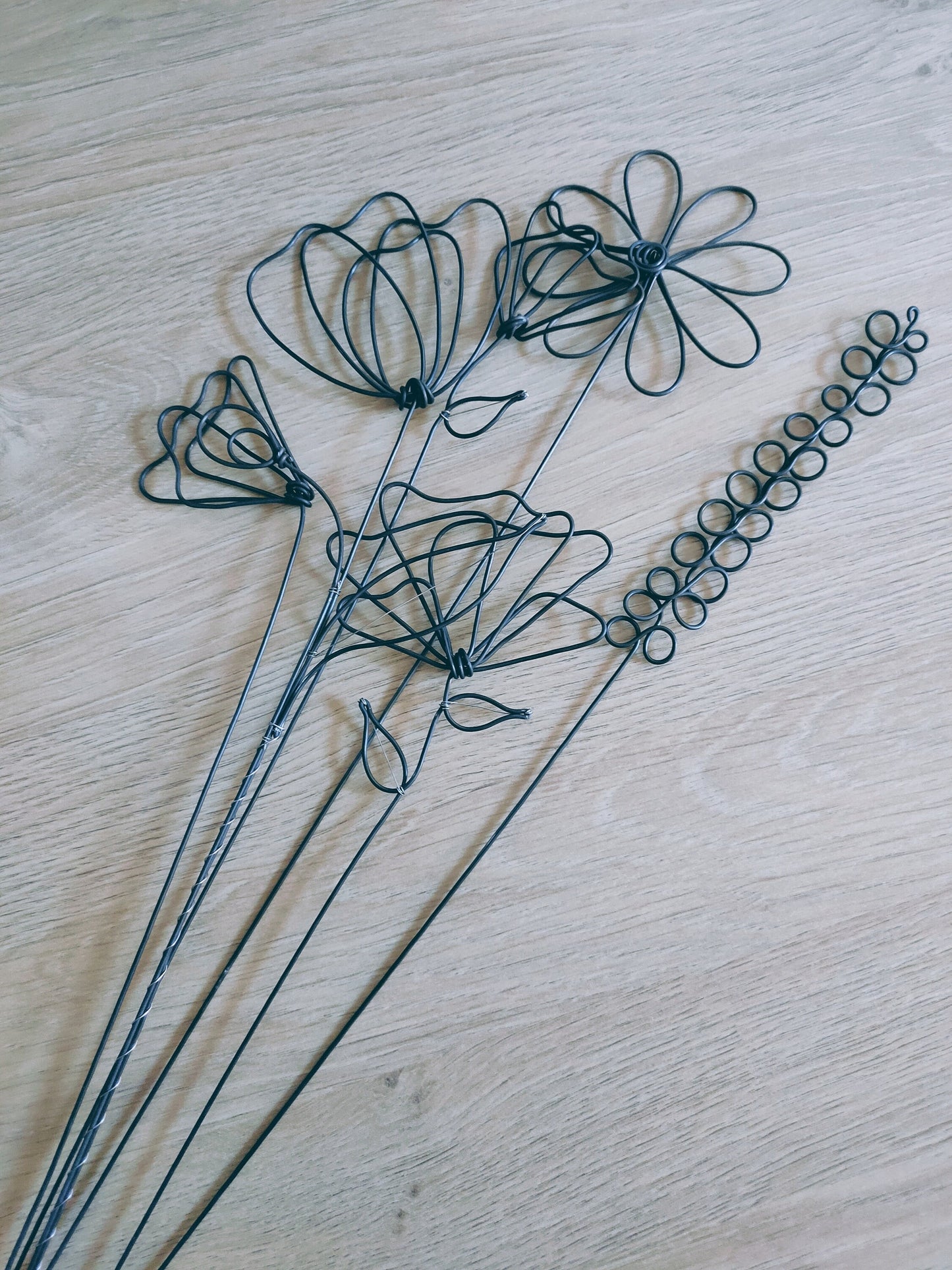 Bouquet de 6 fleurs, coquelicots et marguerite en fil de fer recuit