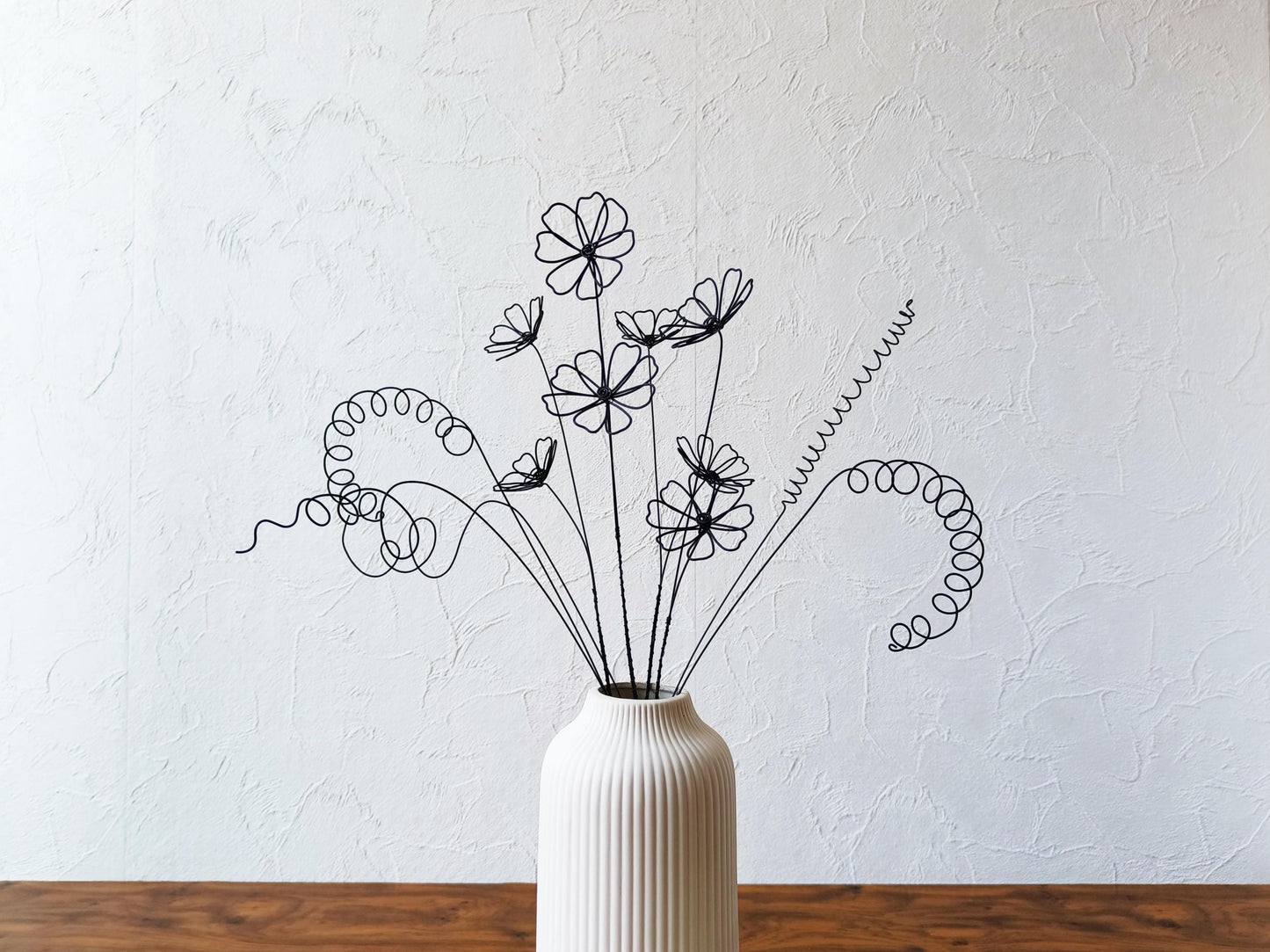 Bouquet de 9 fleurs éternelles en fil de fer recuit : Paquerette double, Herbes des champs. Déco florale moderne, décoration d'intérieur