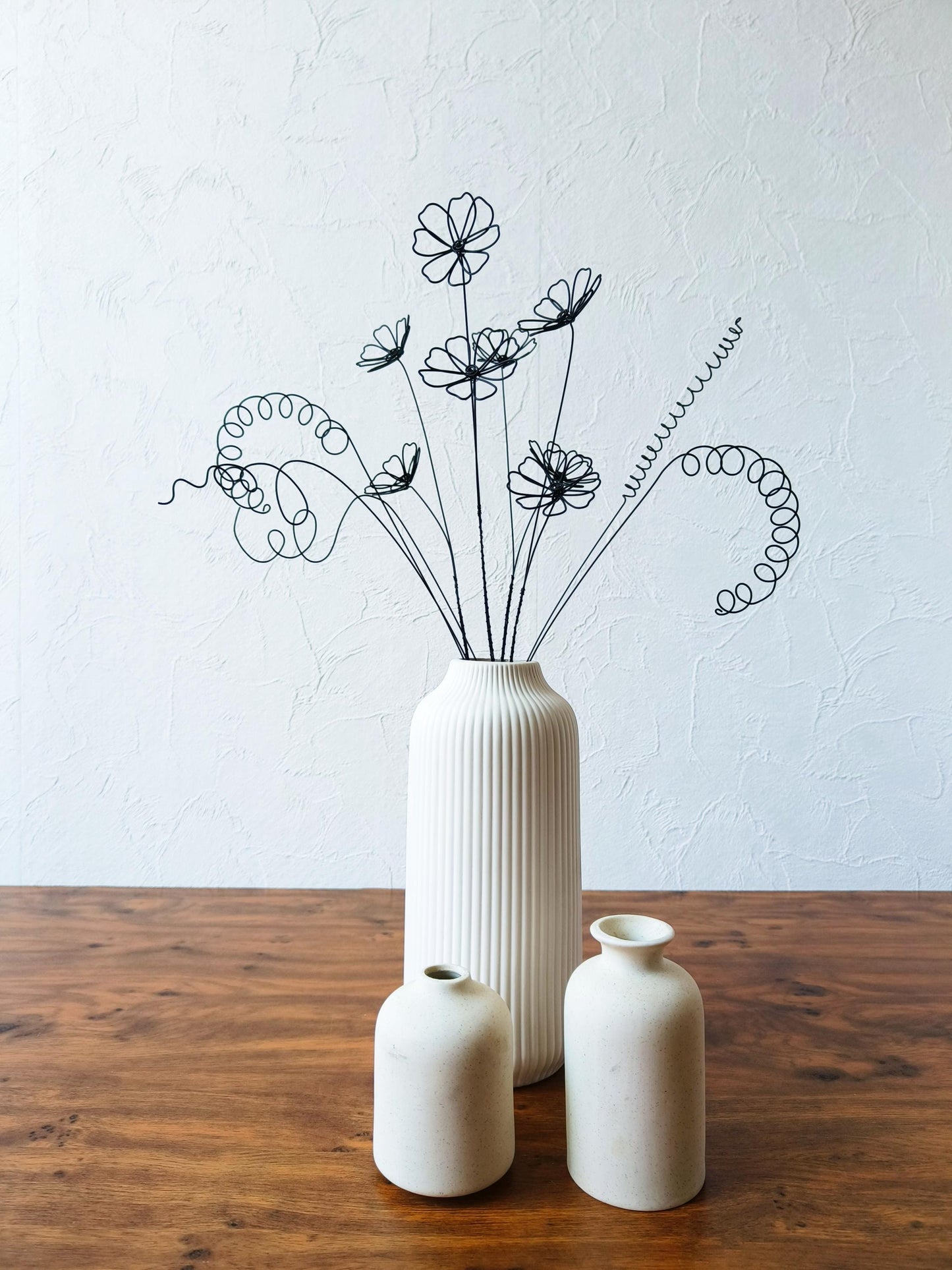 Bouquet de 9 fleurs éternelles en fil de fer recuit : Paquerette double, Herbes des champs. Déco florale moderne, décoration d'intérieur