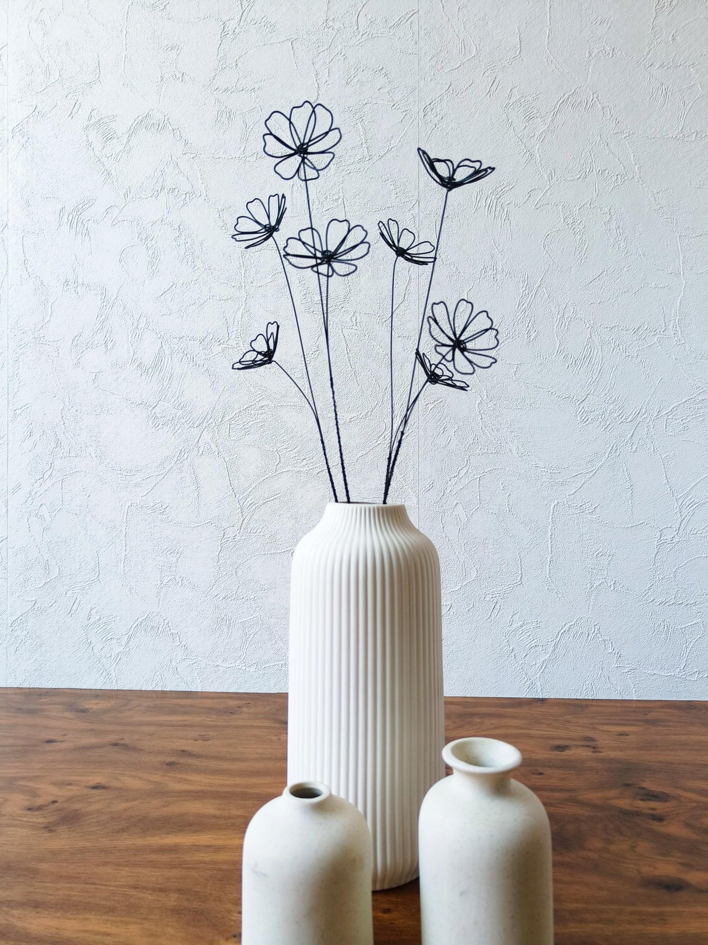 Bouquet de 8 fleurs éternelles en fil de fer recuit : Paquerette double, marguerite. Déco florale moderne, décoration d'intérieur, cadeau.