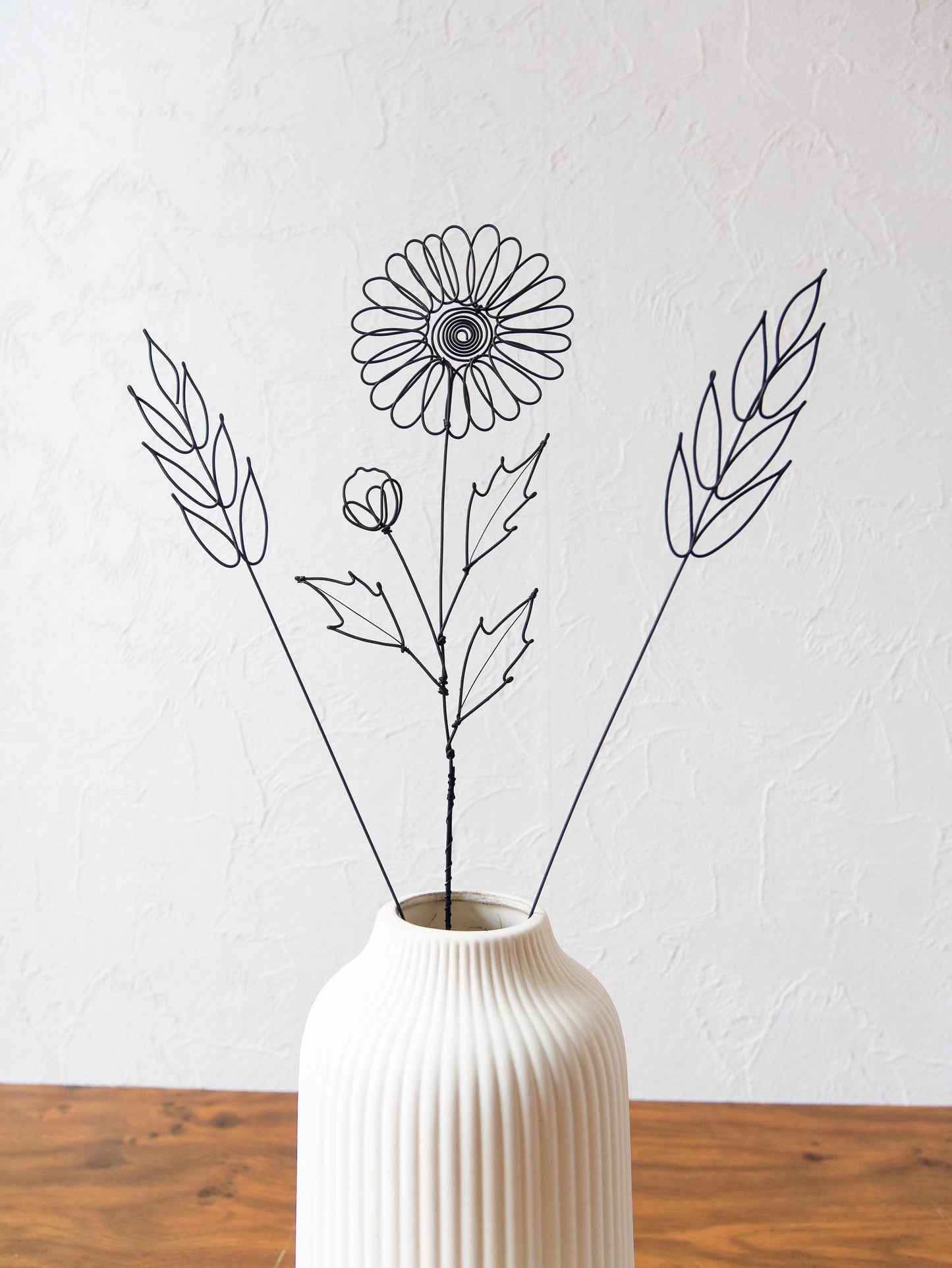 Bouquet de 3 fleurs éternelles en fil de fer recuit : Marguerite et Brindilles, Déco florale moderne, décoration d'intérieur, cadeau