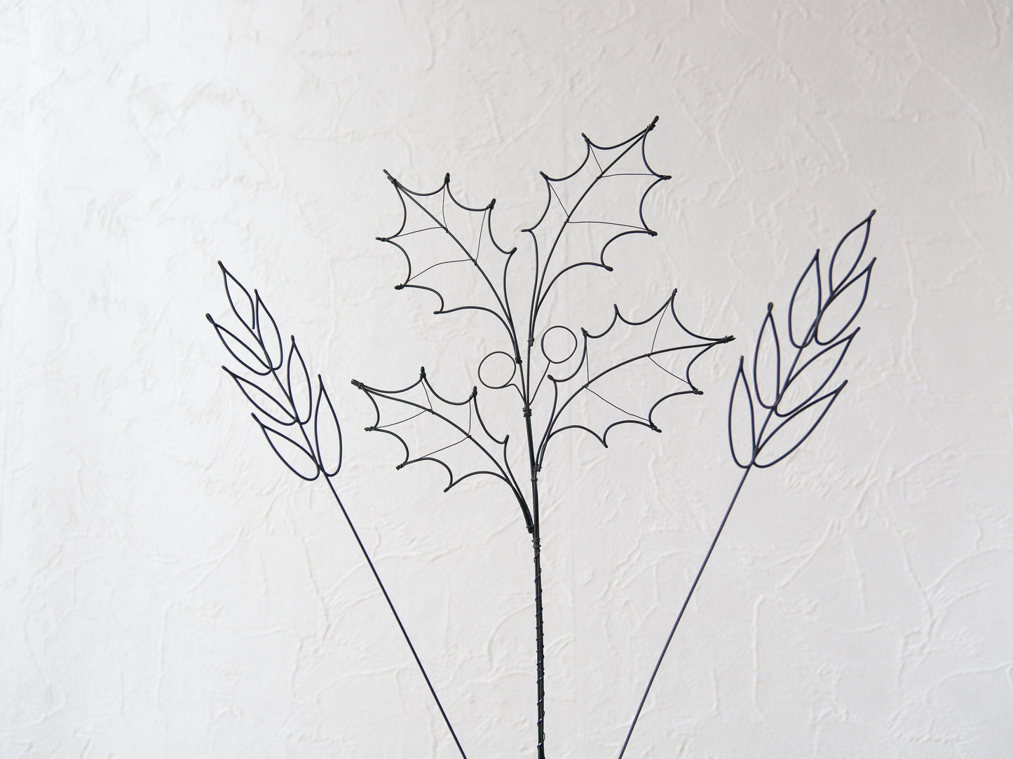 Bouquet de 3 fleurs éternelles en fil de fer recuit : Houx et Brindilles, Déco florale moderne, décoration d'intérieur, cadeau