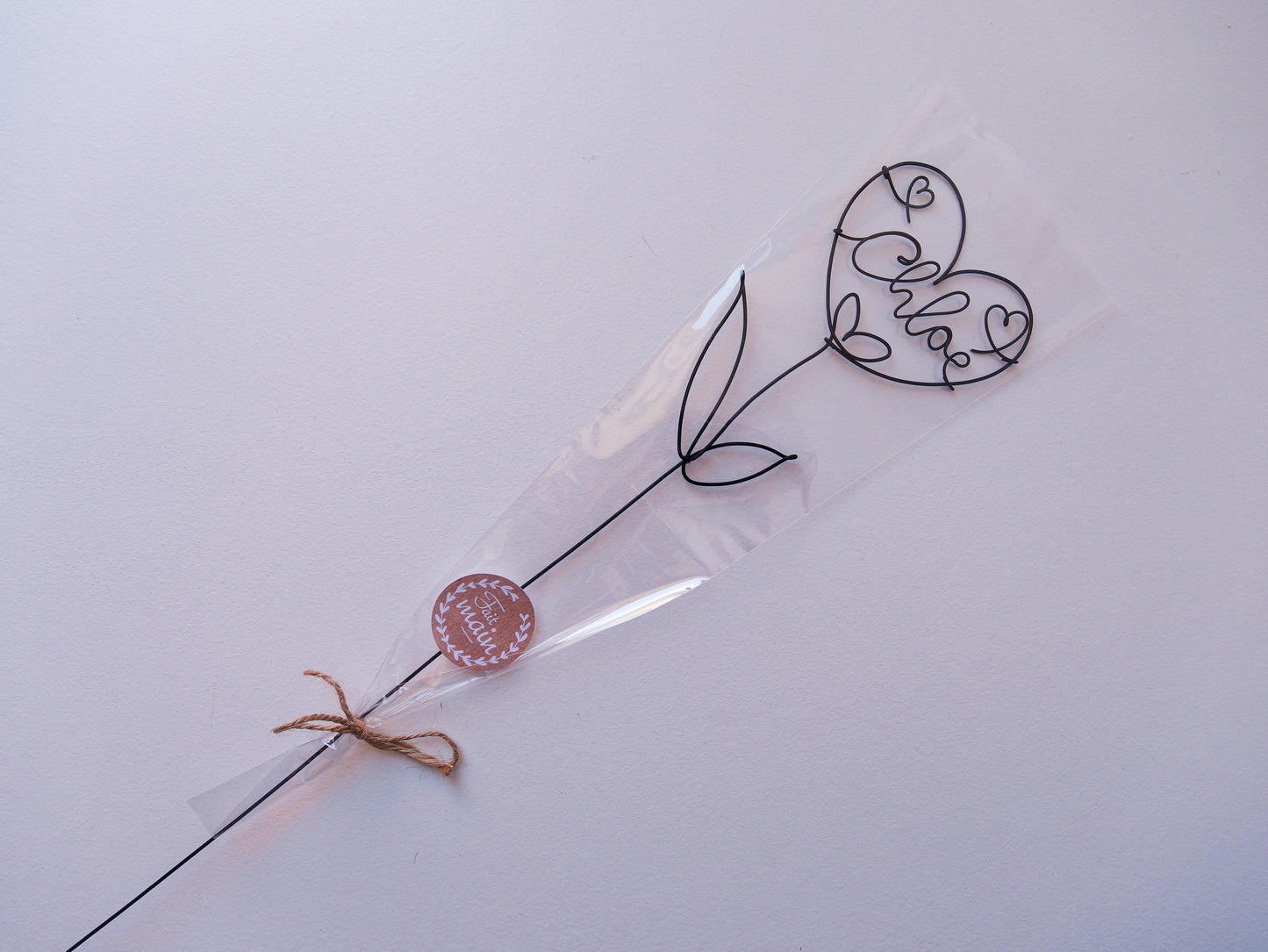 Fleur coeur personnalisée en véritable fil de fer incassable, prénom personnalisé, cadeau Fêtes des Mères Maman Mamie Maîtresse Nounou Atsem