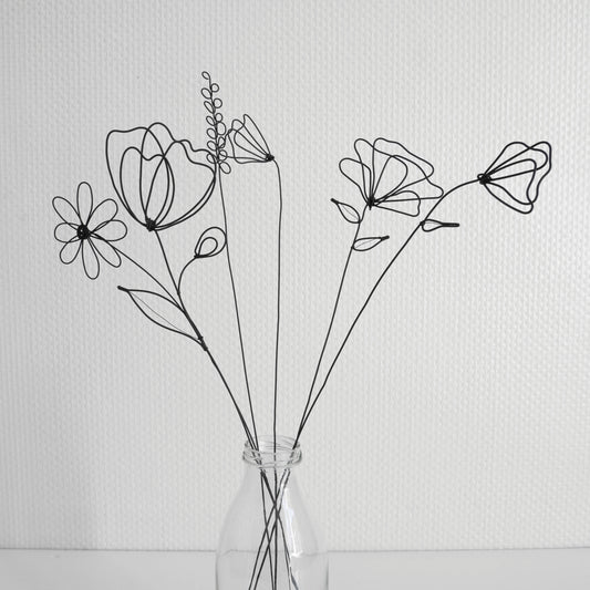 Bouquet of 6 flowers, poppies and daisy in annealed wire