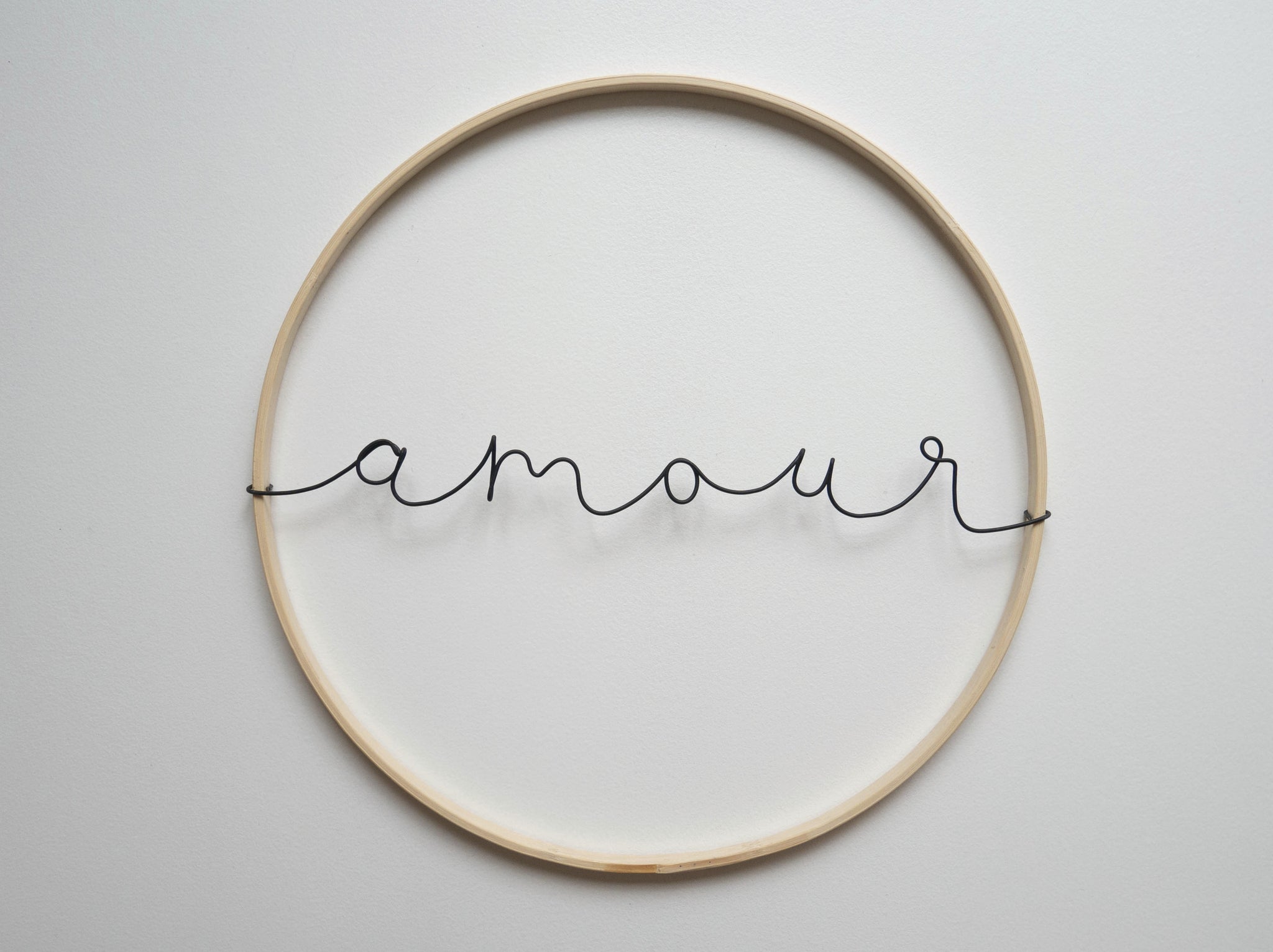 Couronne de mot ou prénom personnalisable en Fil de Fer Recuit, Décoration Murale Personnalisée, Phrase Murale Artistique Accueil Chaleureux