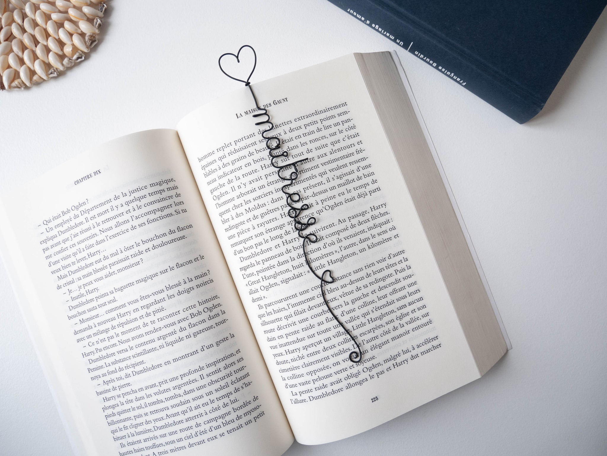 Customizable first name bookmark in wire, first name or word with heart, unique book accessory, personalized gift