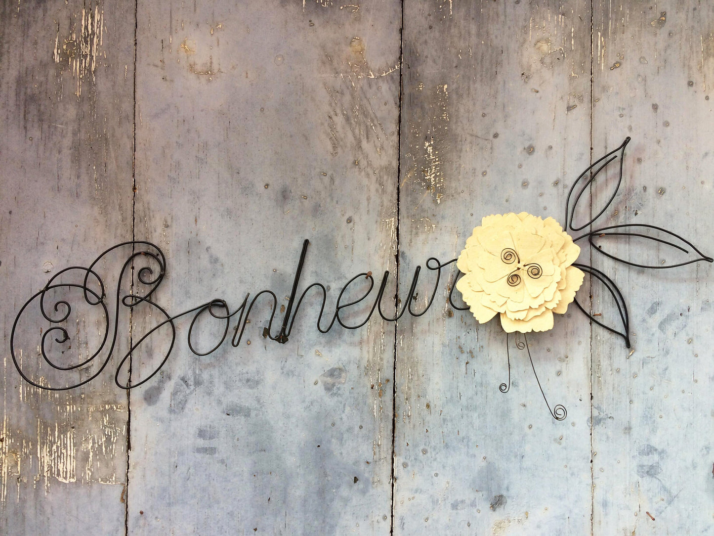 Word HAPPINESS wire, door plaque, paper flower, wire message, phrase, personalized first name, sculpture, wall decoration