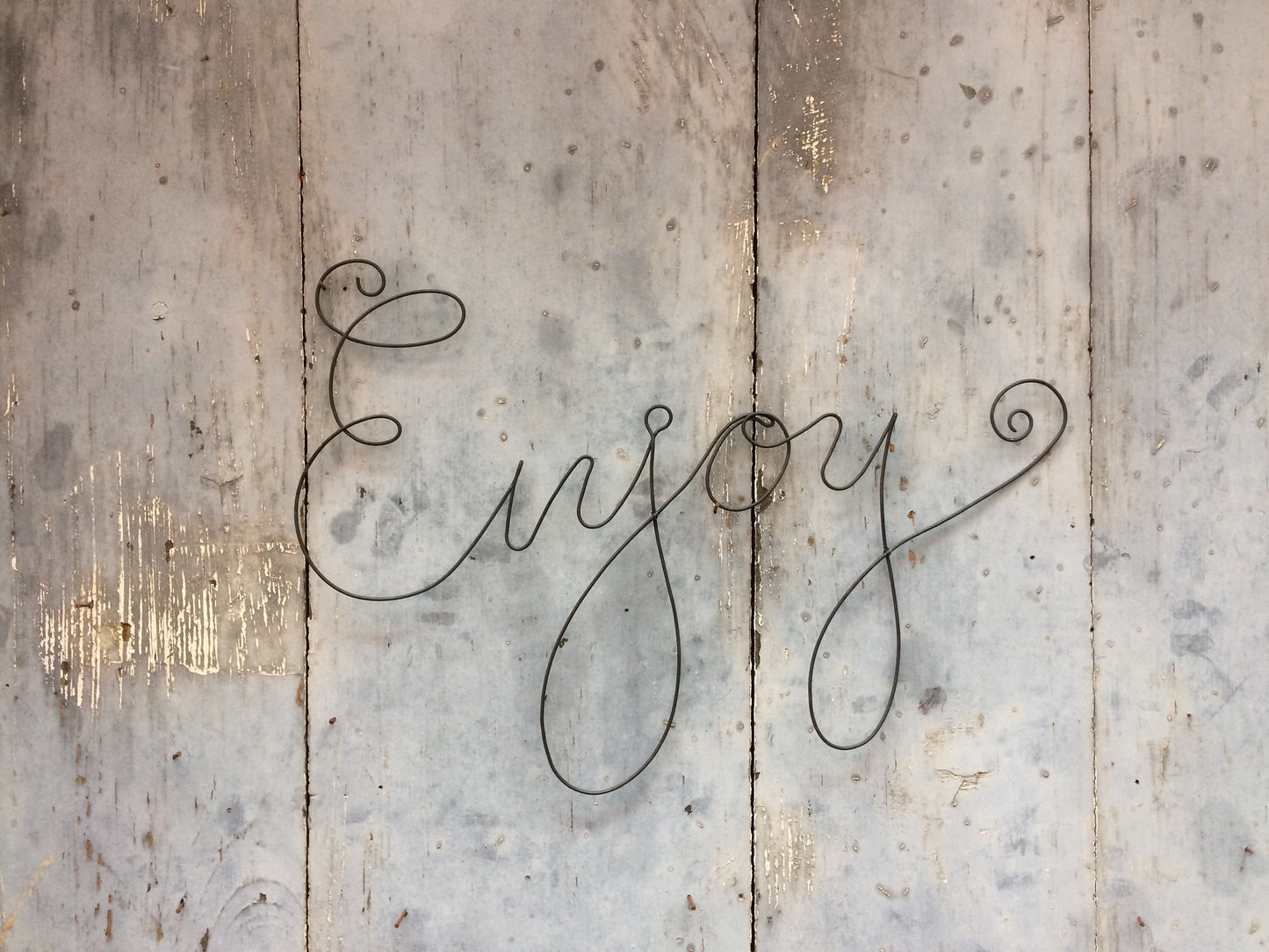 Draht-Wortnachricht, Phrase, Wandschrift, Zitat „ENJOY“, Drahtskulptur, Wanddekoration, böhmische dekorative Türplatte, Draht