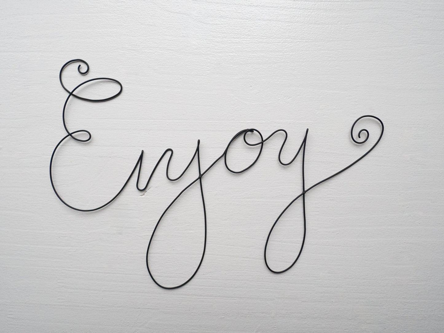 Draht-Wortnachricht, Phrase, Wandschrift, Zitat „ENJOY“, Drahtskulptur, Wanddekoration, böhmische dekorative Türplatte, Draht