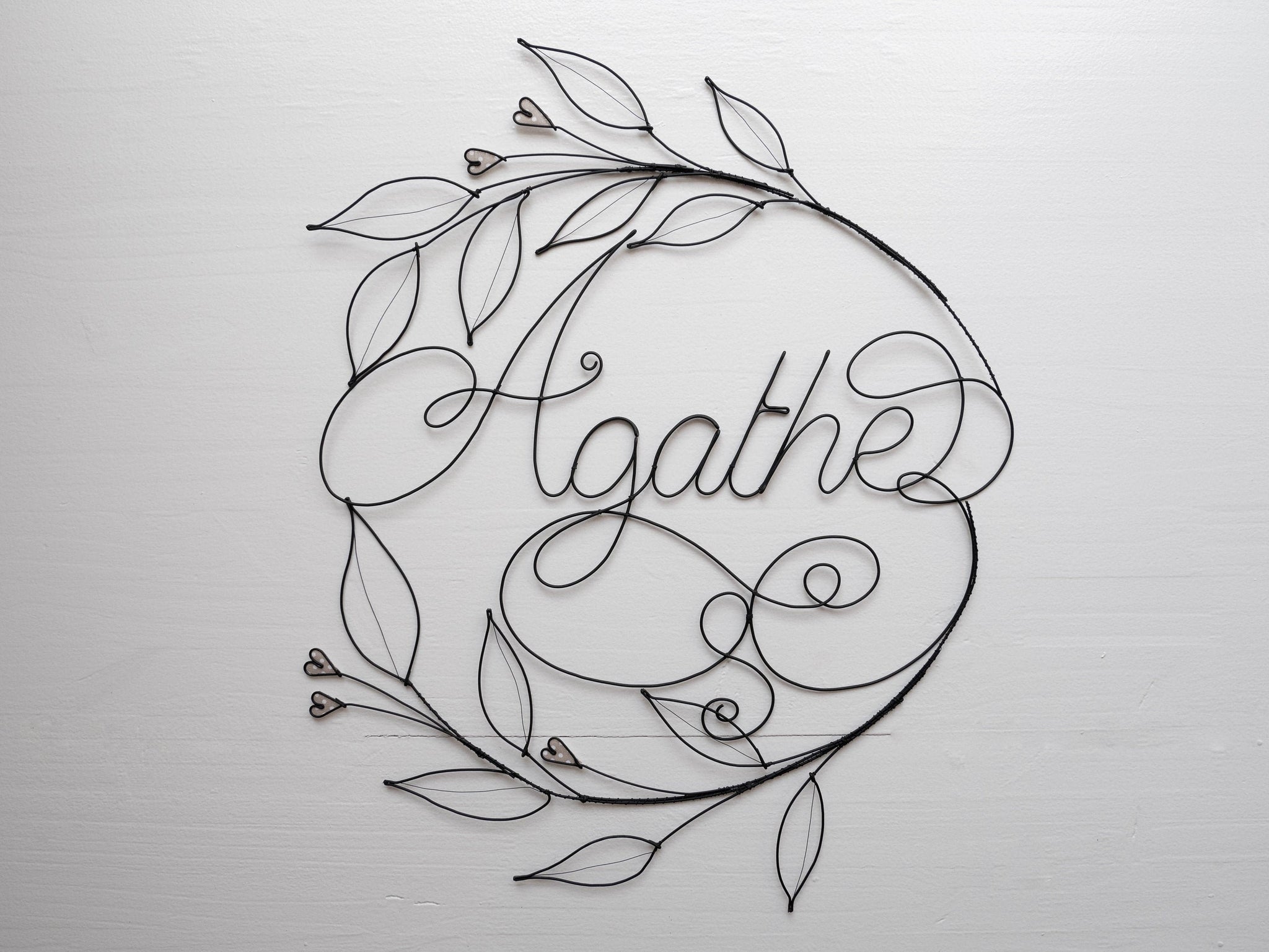 Prénom personnalisable, couronne murale, prénom fil de fer recuit, Agathe, prénom décoration oiseau métal, cadeau naissance personnalisable