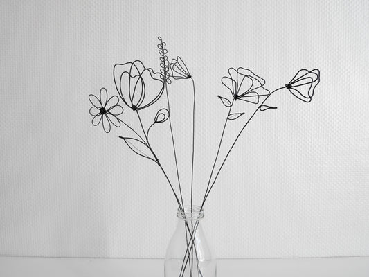 Bouquet of 6 flowers, poppies and daisy in annealed wire