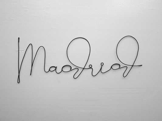 Wall decoration name of capital, city, Madrid in annealed wire, wire word, sentence, writing, quote, wire sculpture