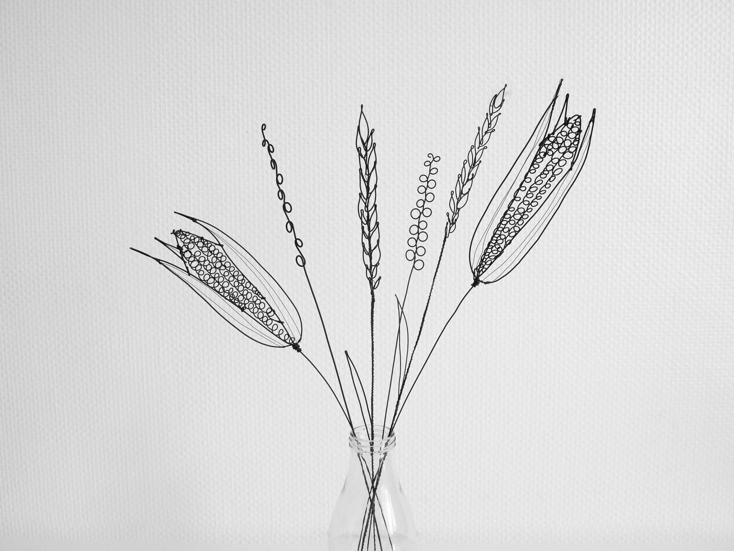 Bouquet of flowers in annealed peasant wheat and corn wire, floral vase flowers, floral decoration, bohemian nature decoration, wild wheat, gift