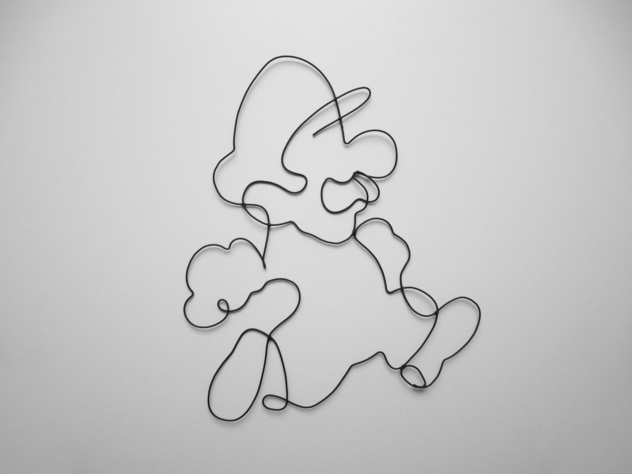 Luigi en fil de fer recuit, silhouette Mario Bros, décoration murale métal, citation fil de fer, déco jeux vidéos, nintendo, sculpture