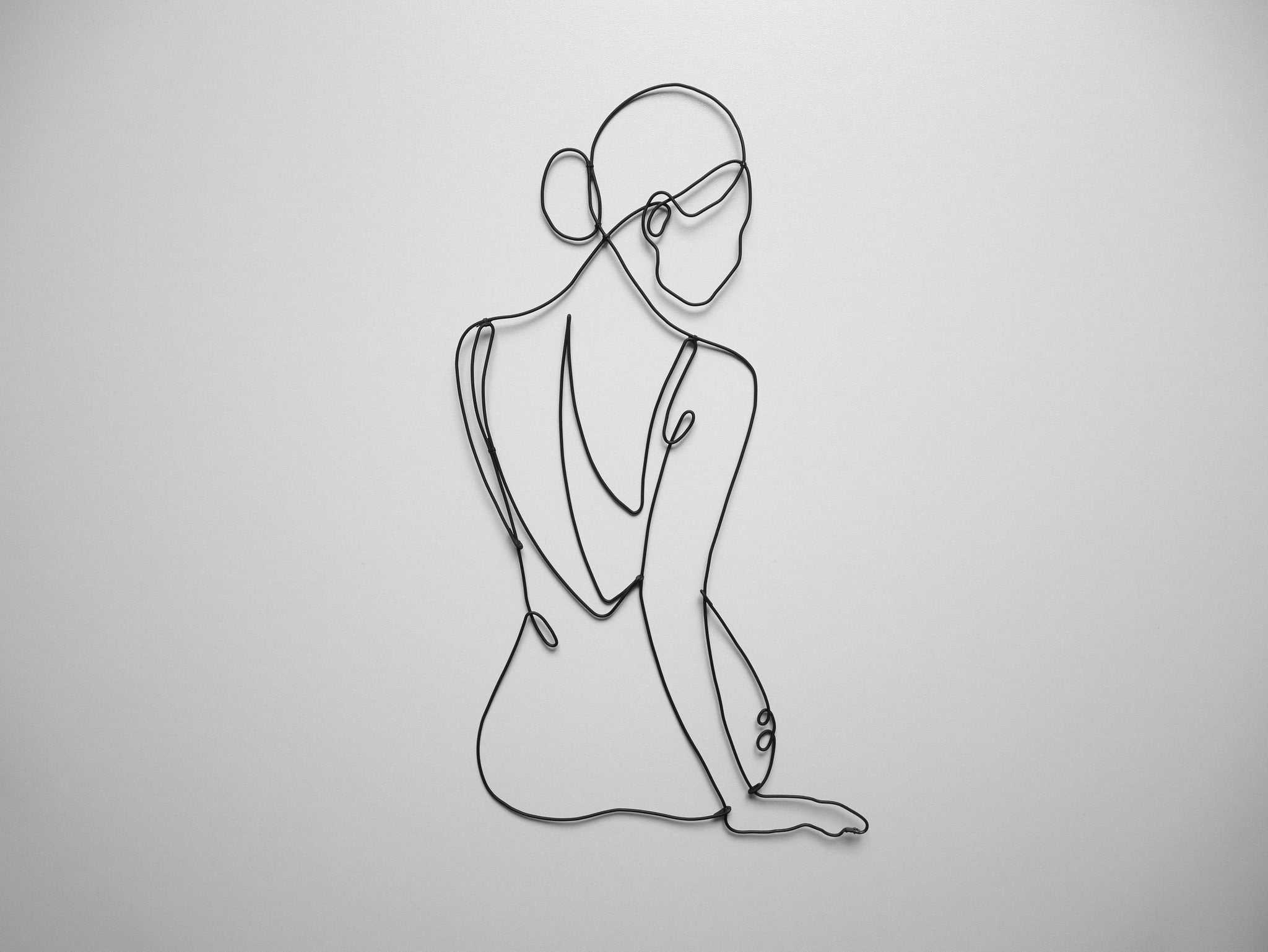 Féminin en fil de fer recuit, silhouette de femme, décoration murale métal, déco portait en fil de fer, déco artistique, women art