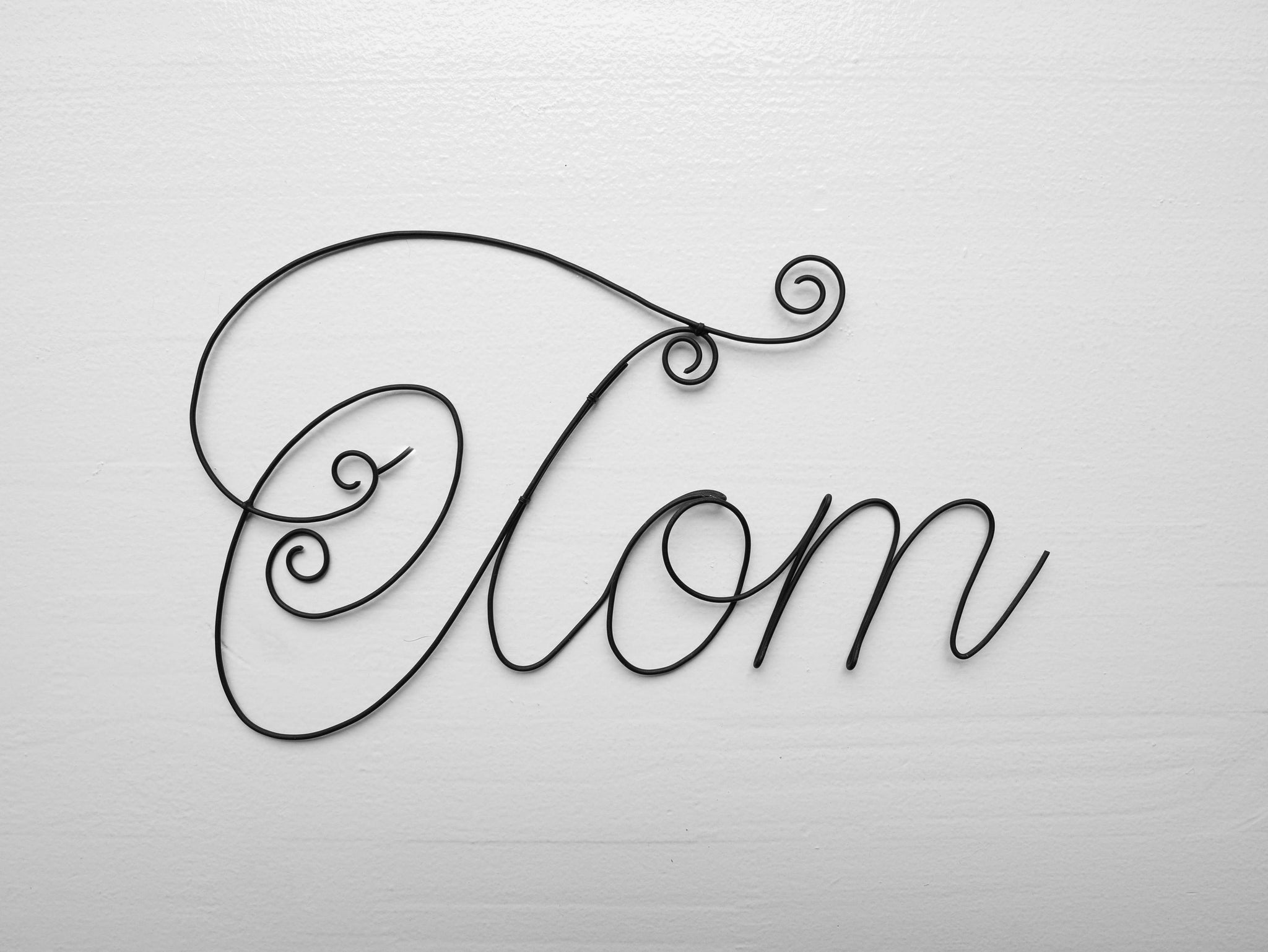 Prénom en fil de fer personnalisable, prénom bébé, prénom Tom, décoration murale chambre enfant, plaque de porte, cadeau naissance, baptême