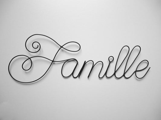 Word in annealed wire FAMILY, message, sentence, writing, quote, sculpture in annealed wire, wall decoration, plate stickers