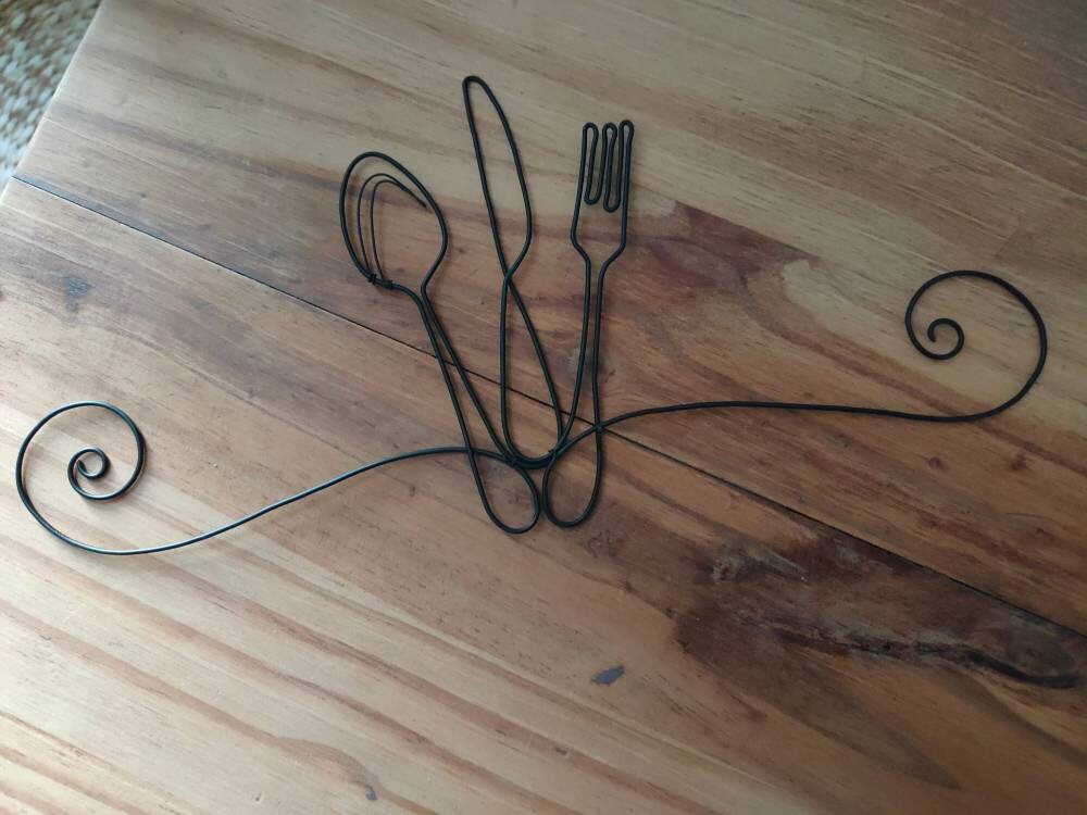 Quote in real annealed wire, Happiness is in the kitchen, kitchen wall decoration, sculpture in annealed wire