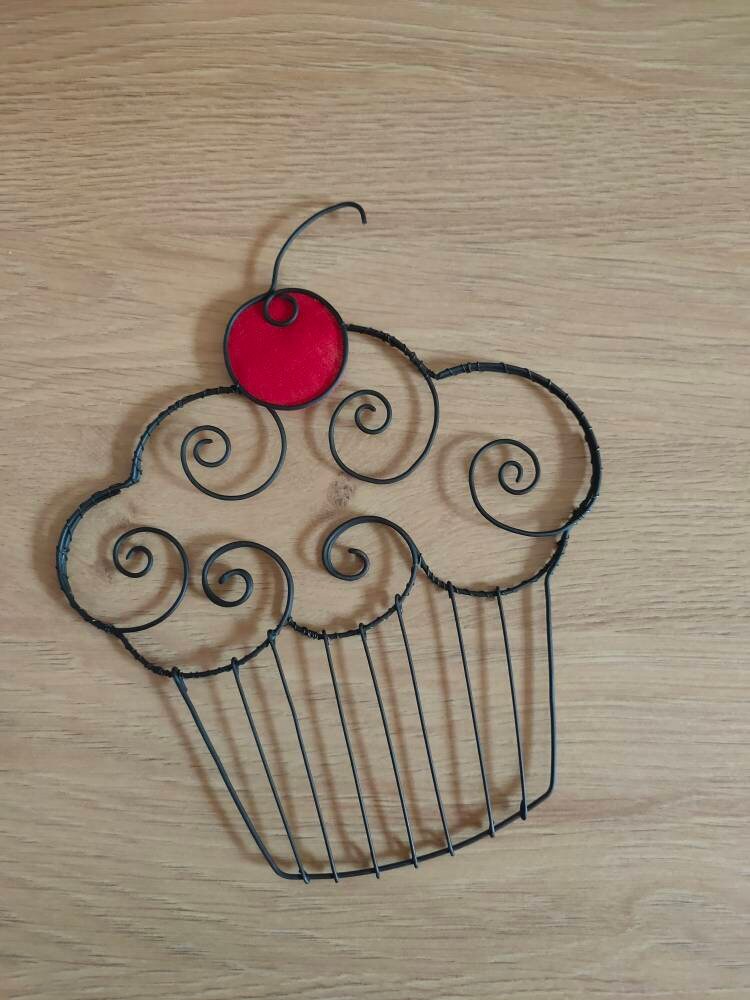 Cup cake in annealed wire, kitchen wall decoration, metal decoration, art food, cake, pastry, cherry, French kitchen wire