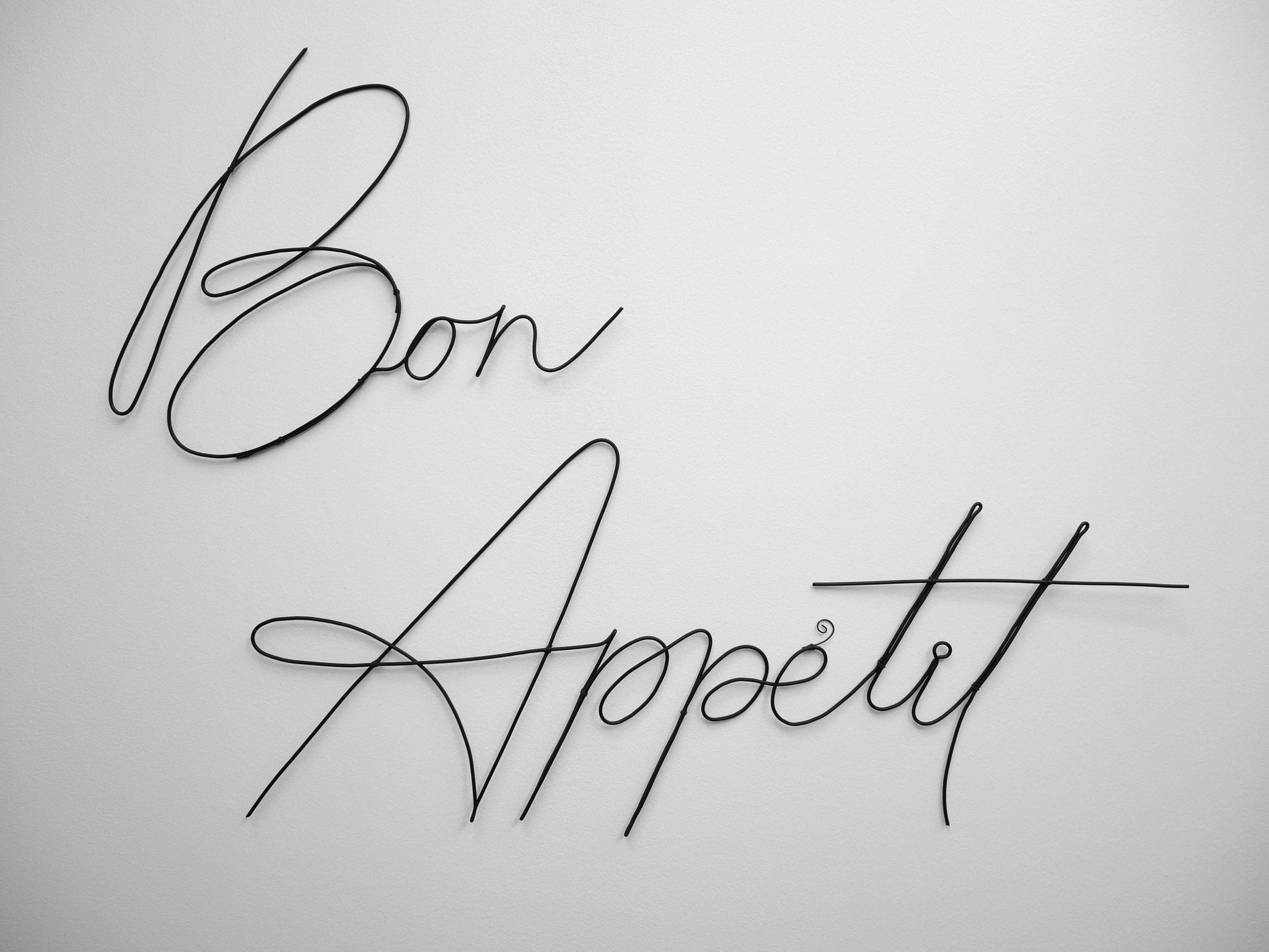 Word Bon Appétit in wire, wall kitchen decoration word, message phrase writing quote, door plaque, gift, handwritten typography