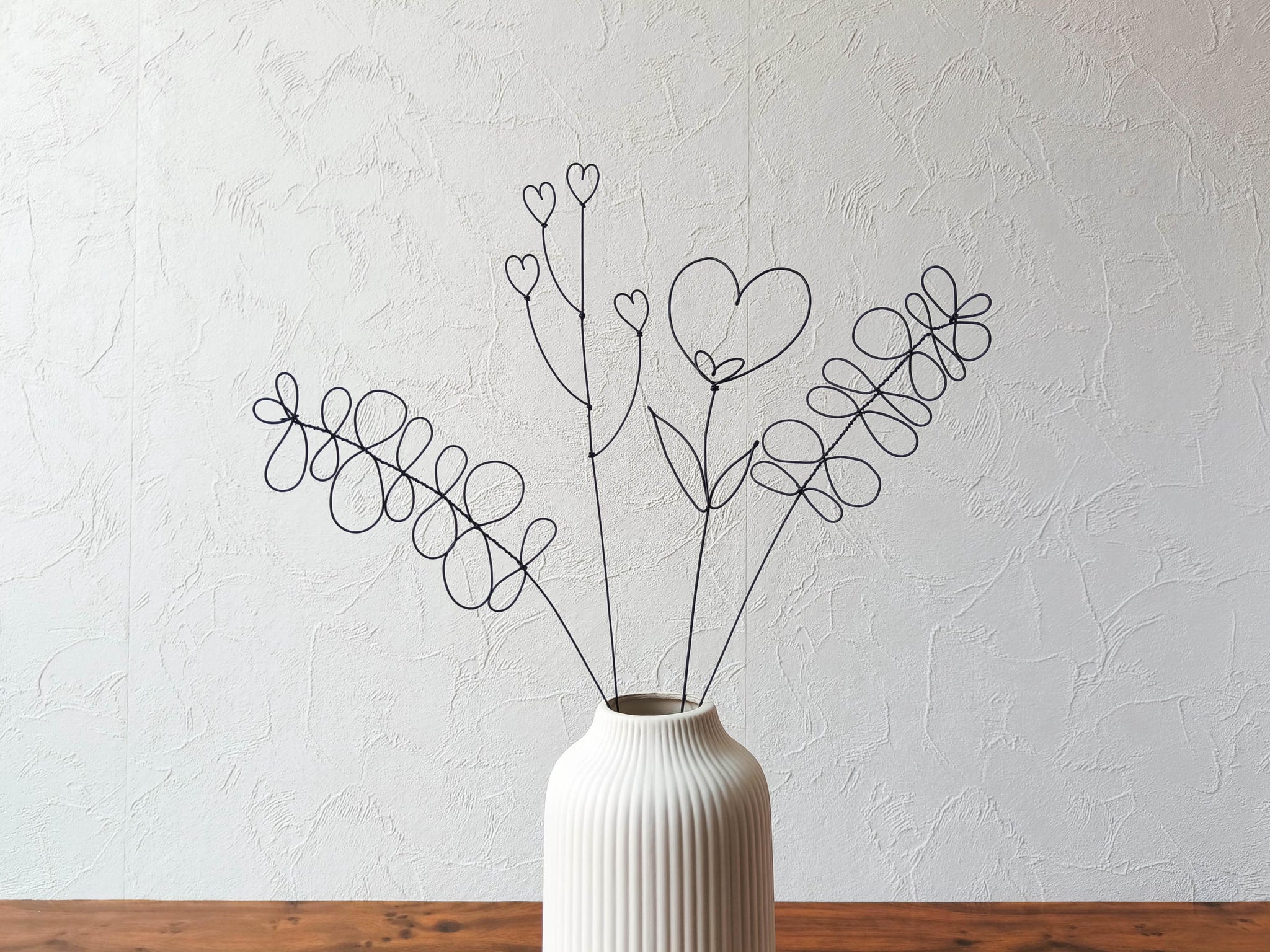 Bouquet de 4 fleurs coeurs en fil de fer recuit fleurs coeur et herbes, décoration floral, bohème nature, herbes, coquelicot, paquerette