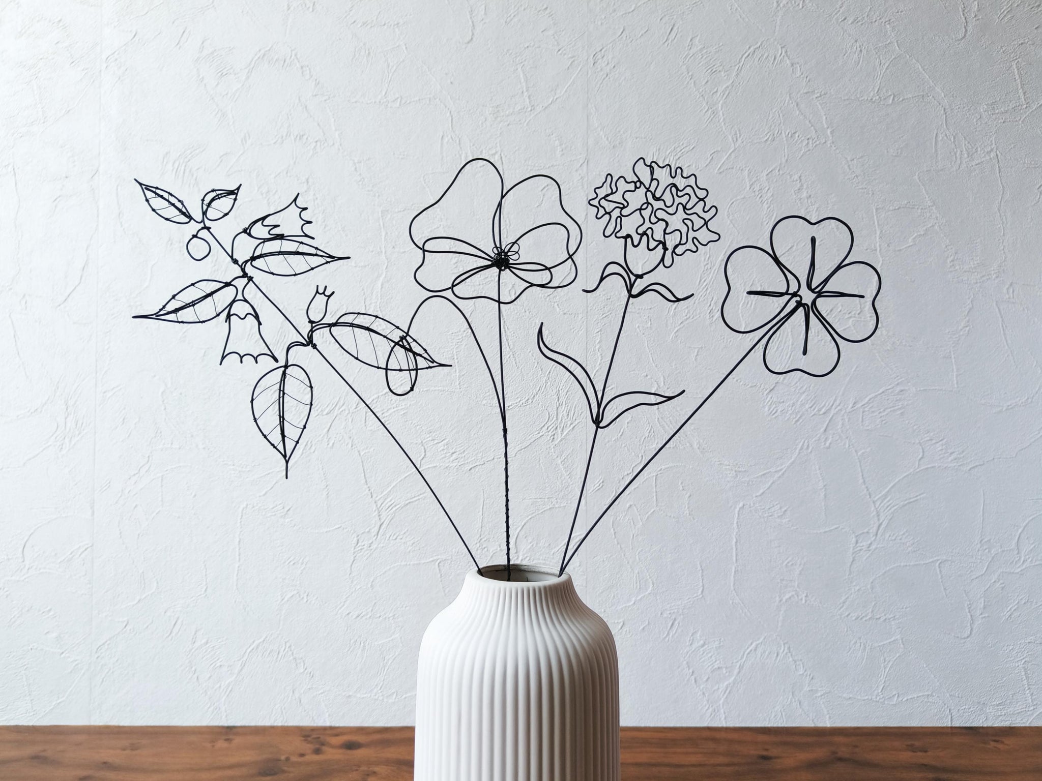 Bouquet de 4 fleurs éternel en fil de fer recuit, Belladone, Coquelicot, Oeillet, Trèffle, Déco floral moderne, décoration d'intérieur