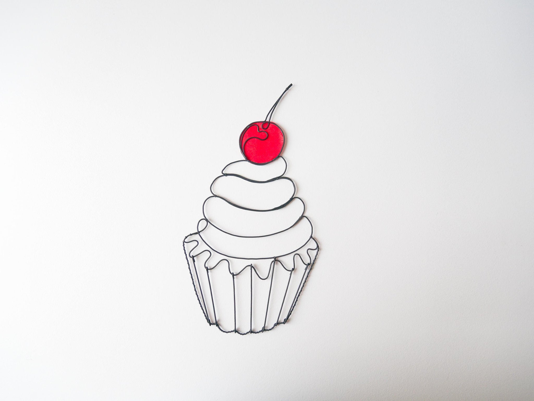 Cup cake en fil de fer recuit, décoration murale cuisine, décoration métallique, art food, gâteau, pâtisserie, cerise, french kitchen wire