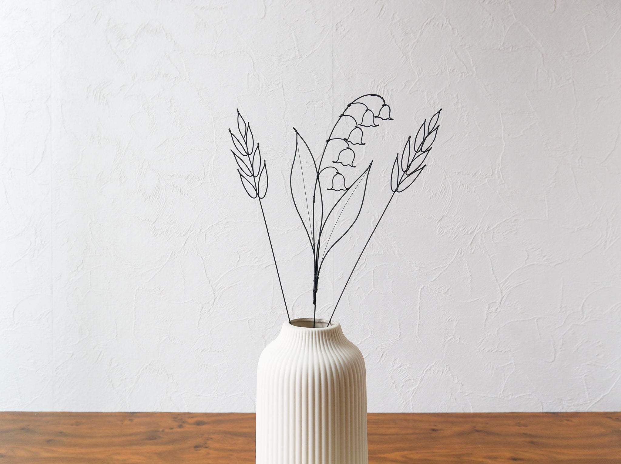 Bouquet de 3 fleurs éternelles en fil de fer recuit : Muguet et Brindilles, Déco florale moderne, décoration d'intérieur, cadeau