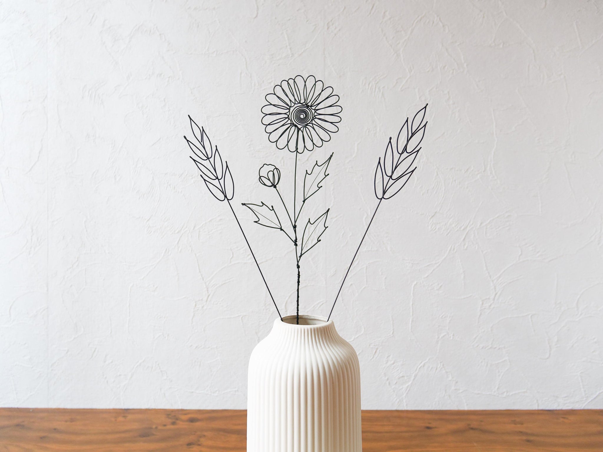 Bouquet de 3 fleurs éternelles en fil de fer recuit : Marguerite et Brindilles, Déco florale moderne, décoration d'intérieur, cadeau