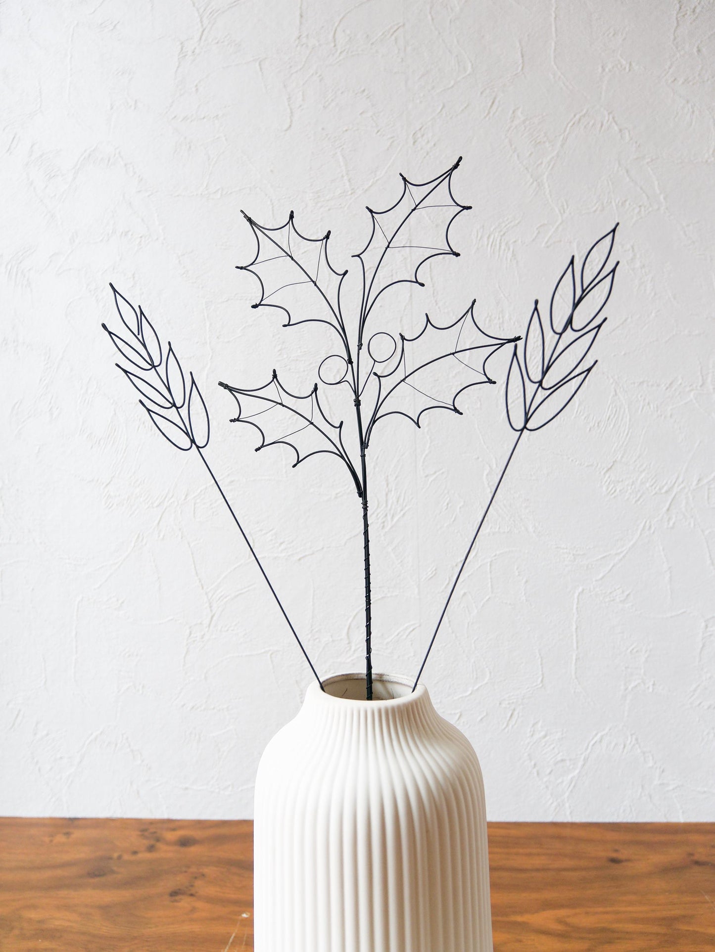 Bouquet de 3 fleurs éternelles en fil de fer recuit : Houx et Brindilles, Déco florale moderne, décoration d'intérieur, cadeau