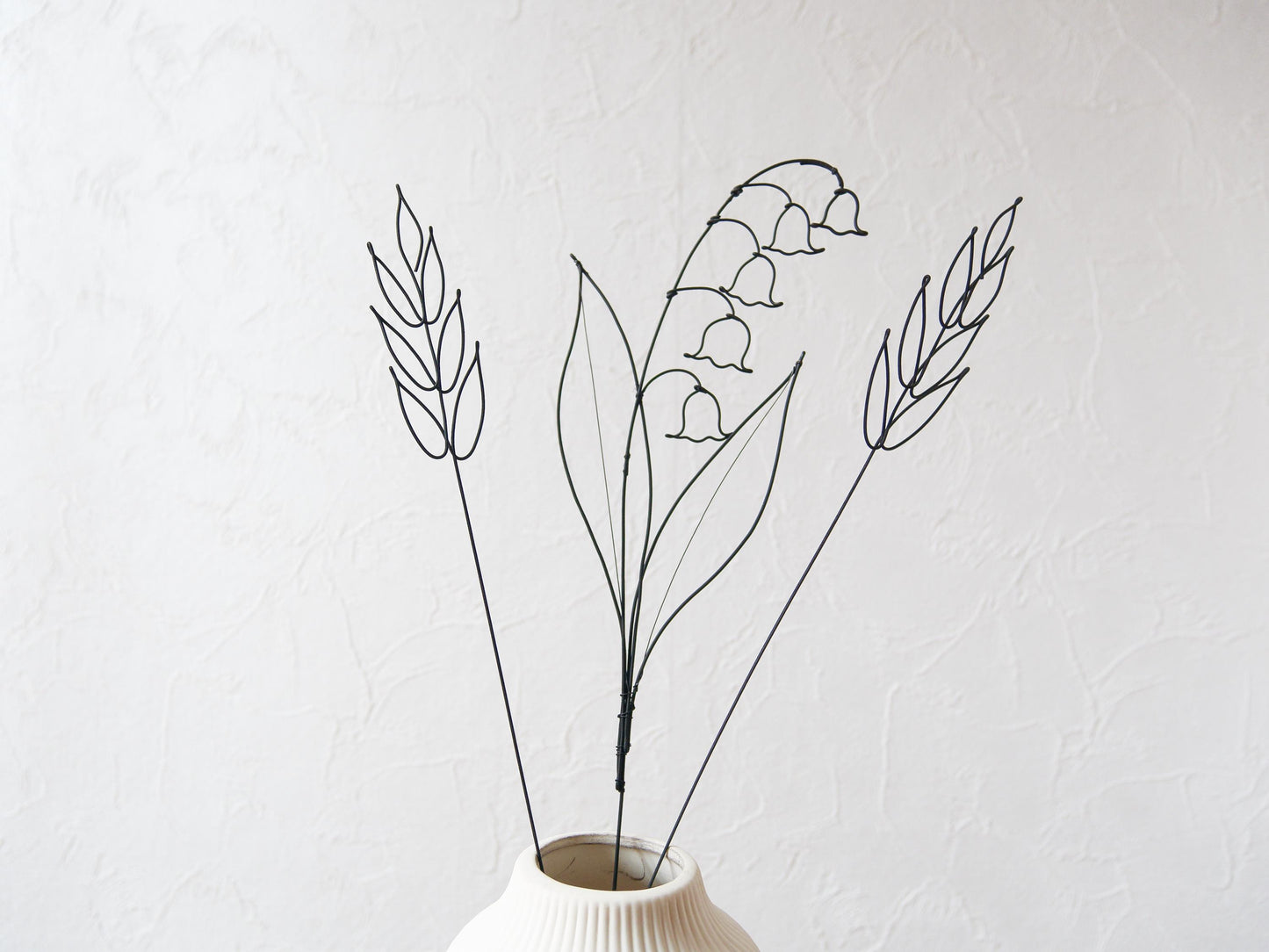 Bouquet de 3 fleurs éternelles en fil de fer recuit : Muguet et Brindilles, Déco florale moderne, décoration d'intérieur, cadeau