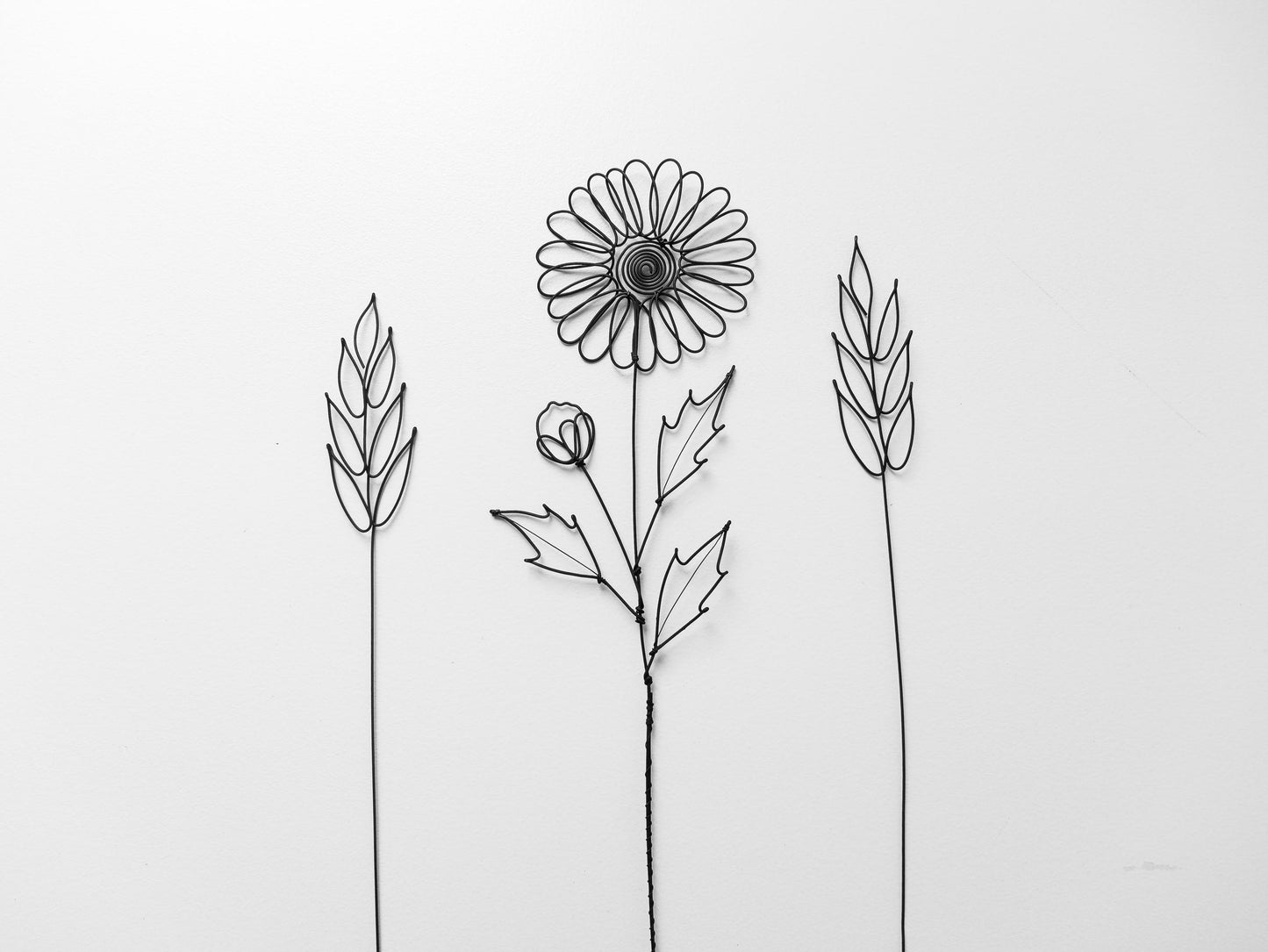 Bouquet de 3 fleurs éternelles en fil de fer recuit : Marguerite et Brindilles, Déco florale moderne, décoration d'intérieur, cadeau