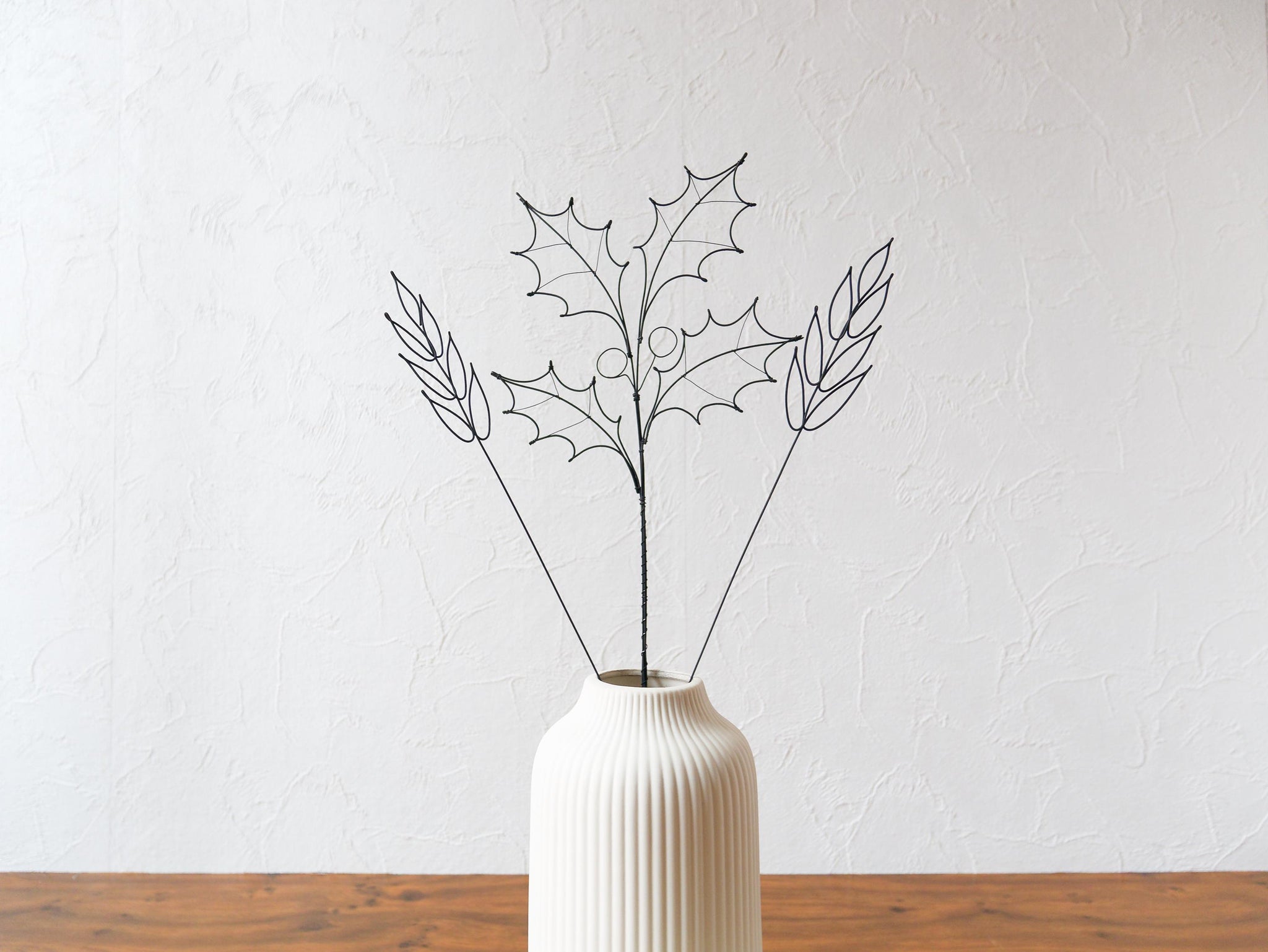 Bouquet de 3 fleurs éternelles en fil de fer recuit : Houx et Brindilles, Déco florale moderne, décoration d'intérieur, cadeau